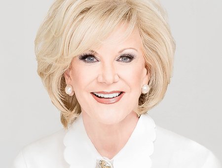 Headshot of Elaine Wynn